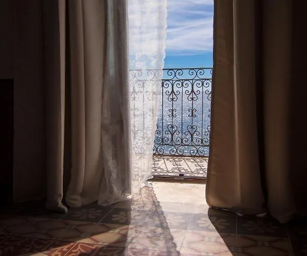 Le Finestre Sul Mare Bed & Breakfast Tarente