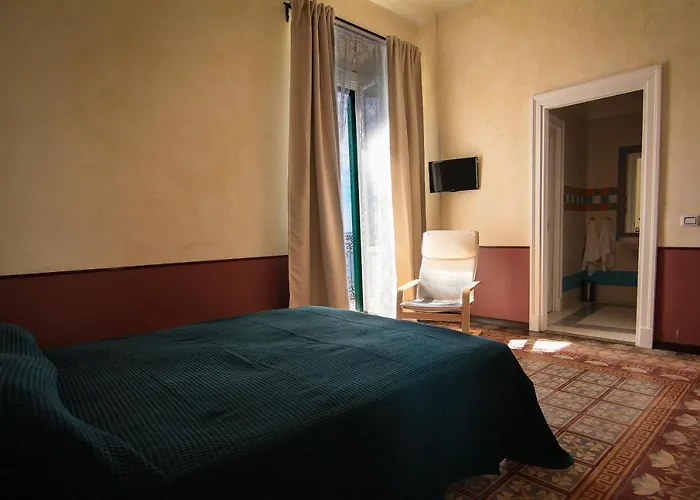 Le Finestre Sul Mare Bed & Breakfast 3*