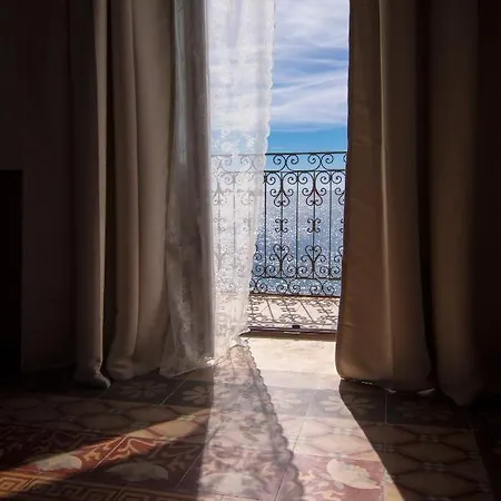 Le Finestre Sul Mare Bed & Breakfast Tarente