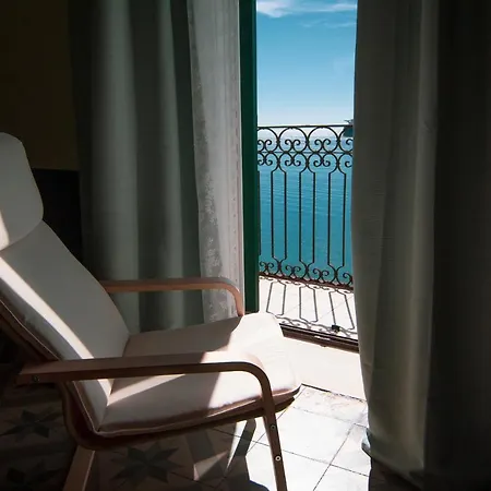 Bed & Breakfast Le Finestre Sul Mare *