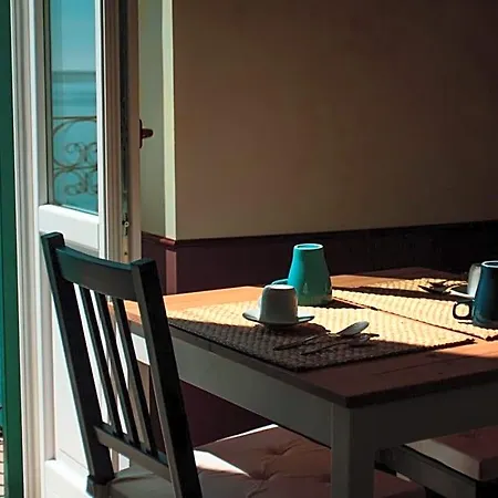 Le Finestre Sul Mare Bed & Breakfast 3*