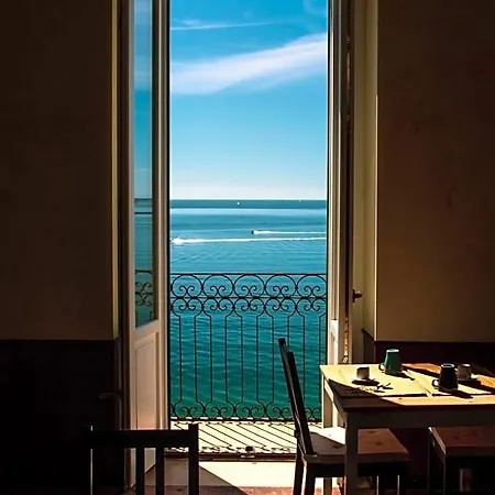 住宿加早餐酒店 Le Finestre Sul Mare 塔兰托