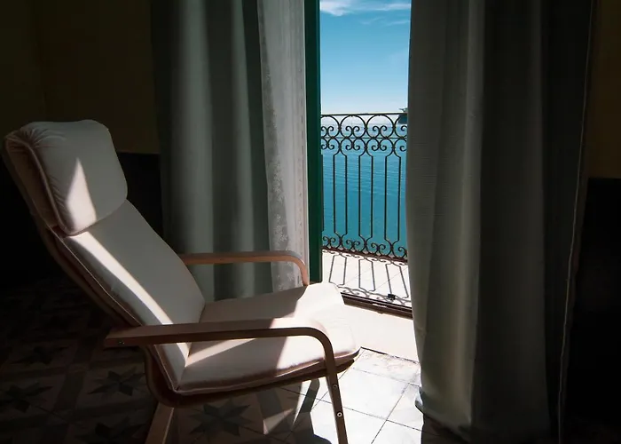 לינה וארוחת בוקר Le Finestre Sul Mare 3*